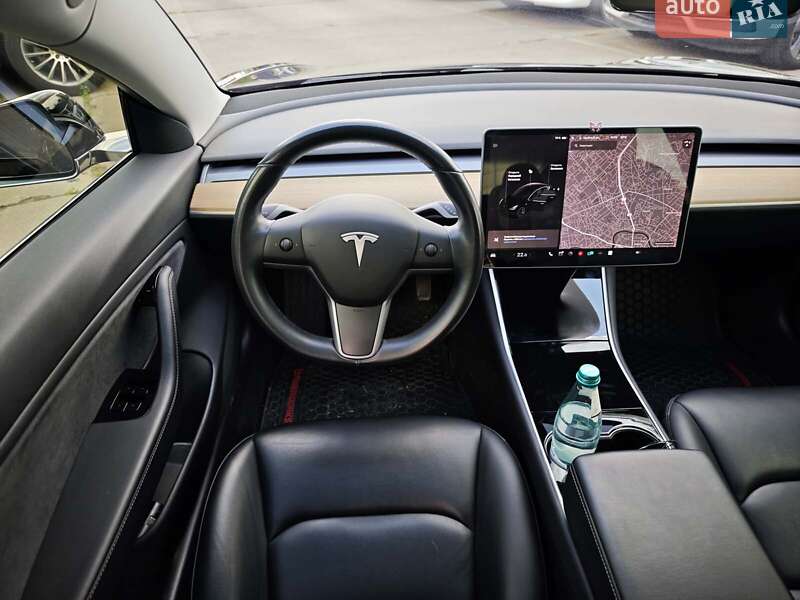 Седан Tesla Model 3 2019 в Харкові