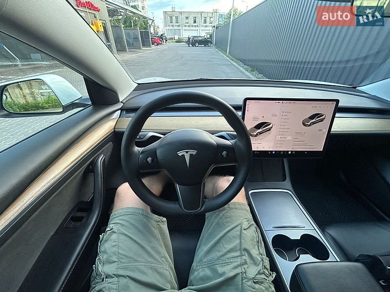 Седан Tesla Model 3 2022 в Днепре