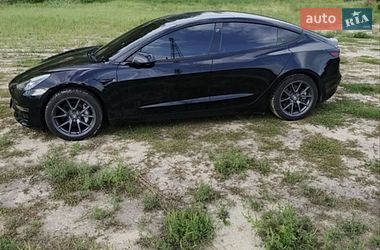 Седан Tesla Model 3 2021 в Киеве