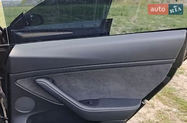 Седан Tesla Model 3 2021 в Киеве