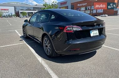 Седан Tesla Model 3 2022 в Броварах