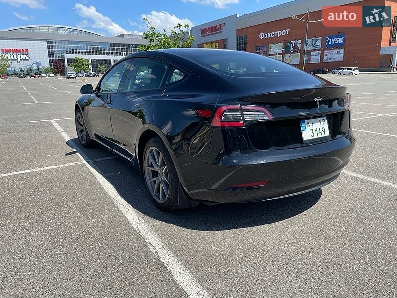 Седан Tesla Model 3 2022 в Броварах
