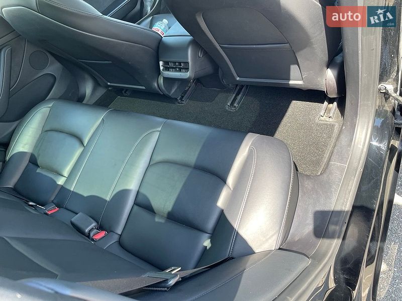 Седан Tesla Model 3 2022 в Броварах