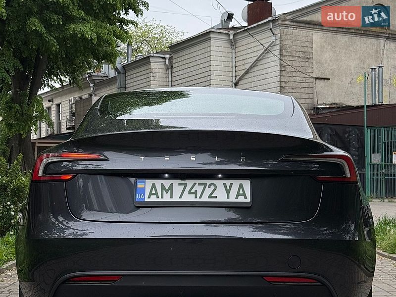 Седан Tesla Model 3 2025 в Житомирі