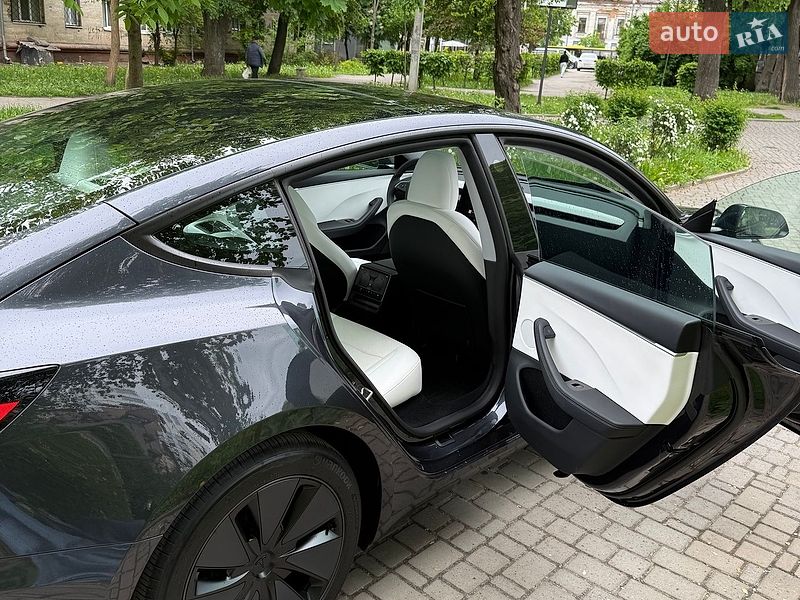 Седан Tesla Model 3 2025 в Житомирі