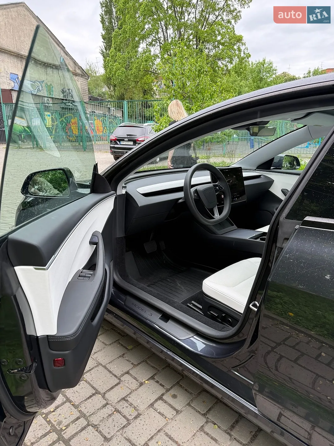 2025 Tesla Model 3 - мініатюра 18