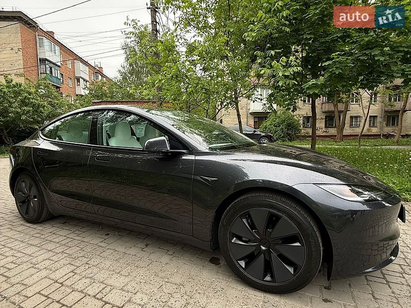 Седан Tesla Model 3 2025 в Житомирі