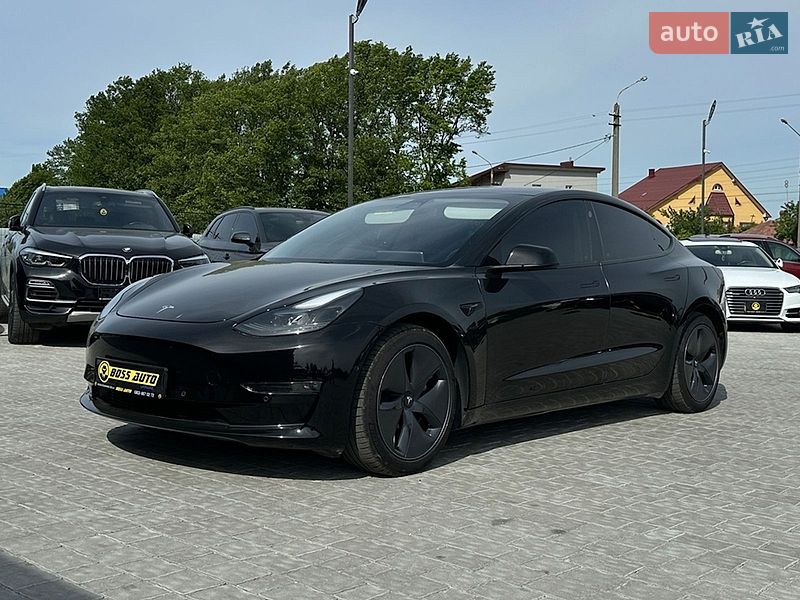Седан Tesla Model 3 2020 в Ивано-Франковске