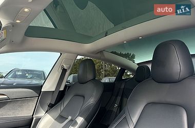 Седан Tesla Model 3 2020 в Ивано-Франковске