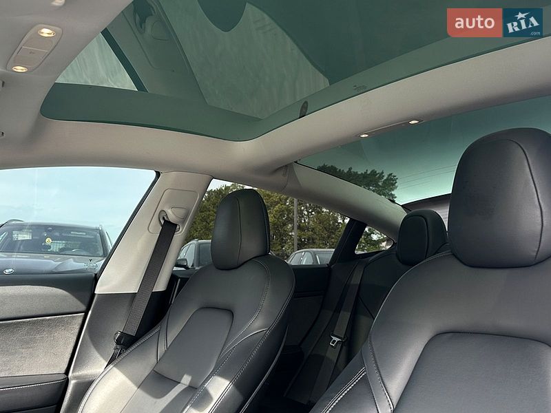 Седан Tesla Model 3 2020 в Ивано-Франковске