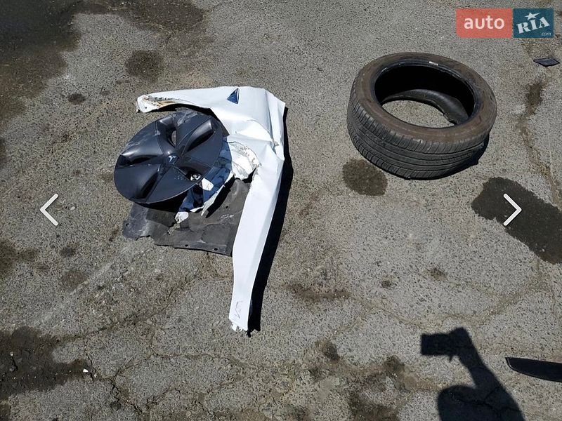 Седан Tesla Model 3 2019 в Луцьку