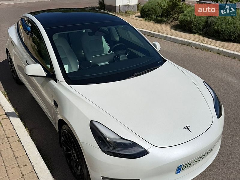 Седан Tesla Model 3 2022 в Одессе