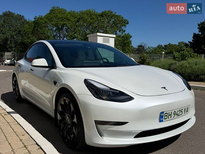 Седан Tesla Model 3 2022 в Одессе