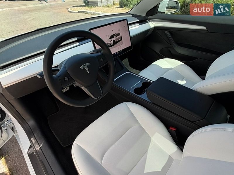 Седан Tesla Model 3 2022 в Одессе