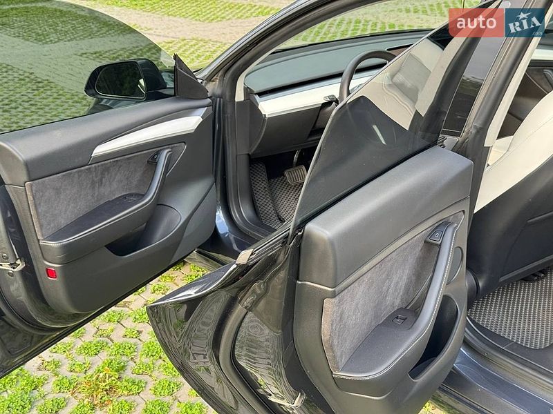 Седан Tesla Model 3 2022 в Харкові