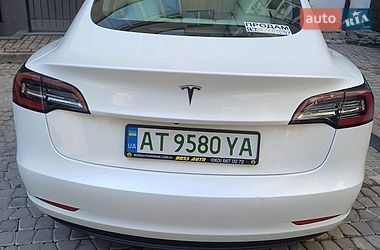 Седан Tesla Model 3 2022 в Ивано-Франковске