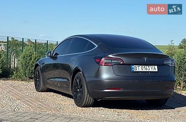 Седан Tesla Model 3 2018 в Одесі