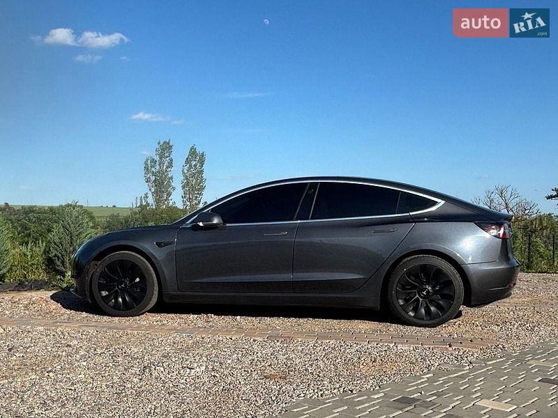 Седан Tesla Model 3 2018 в Одесі