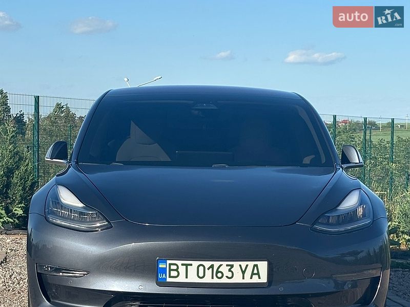 Седан Tesla Model 3 2018 в Одесі