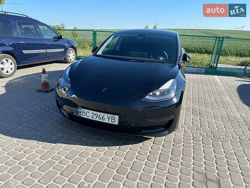 Седан Tesla Model 3 2022 в Тернополе