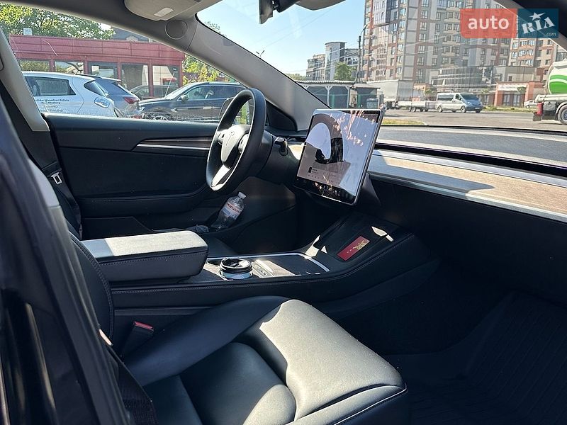Седан Tesla Model 3 2022 в Тернополе
