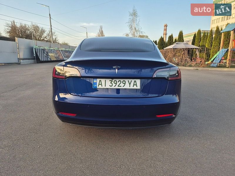 Седан Tesla Model 3 2019 в Киеве