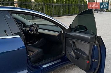 Седан Tesla Model 3 2019 в Одесі