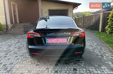 Седан Tesla Model 3 2022 в Луцке