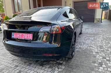 Седан Tesla Model 3 2022 в Луцке