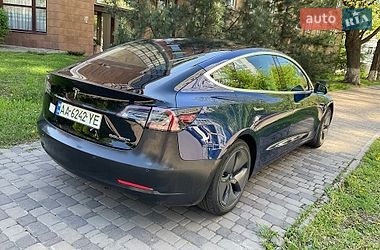 Седан Tesla Model 3 2019 в Києві