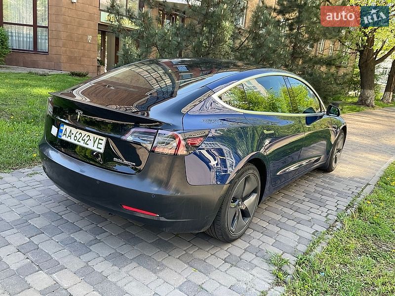 Седан Tesla Model 3 2019 в Києві