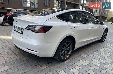 Седан Tesla Model 3 2021 в Ивано-Франковске