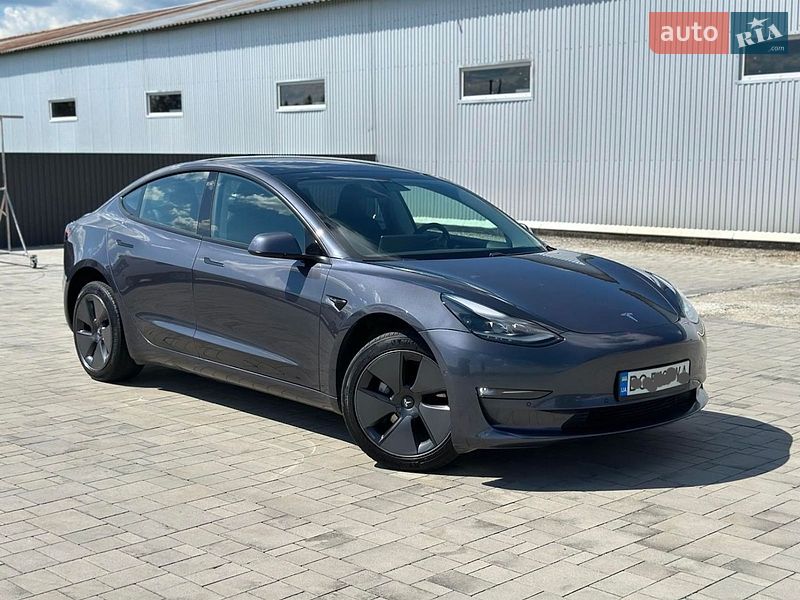 Седан Tesla Model 3 2021 в Ивано-Франковске
