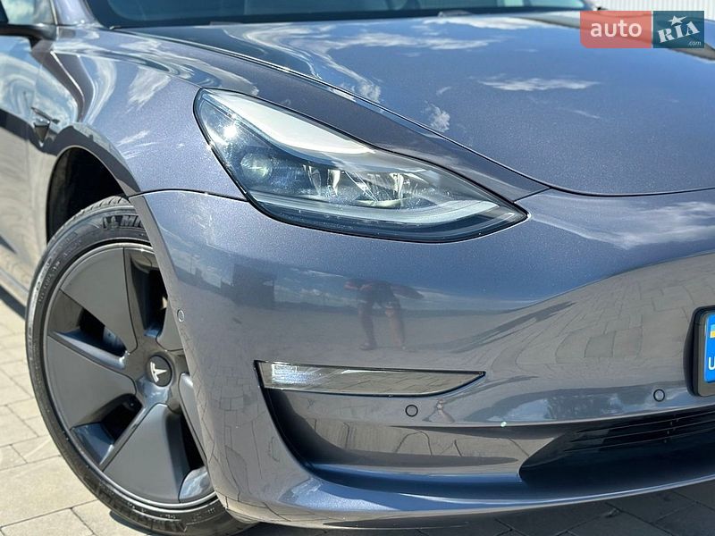 Седан Tesla Model 3 2021 в Ивано-Франковске