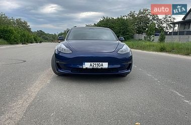 Седан Tesla Model 3 2021 в Киеве