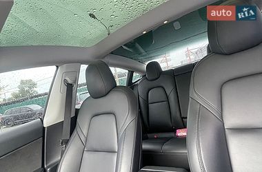 Седан Tesla Model 3 2021 в Киеве