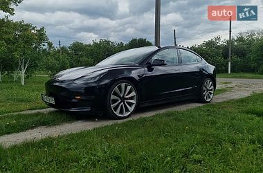 Седан Tesla Model 3 2018 в Днепре