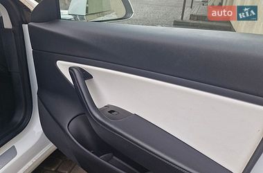 Седан Tesla Model 3 2018 в Львові