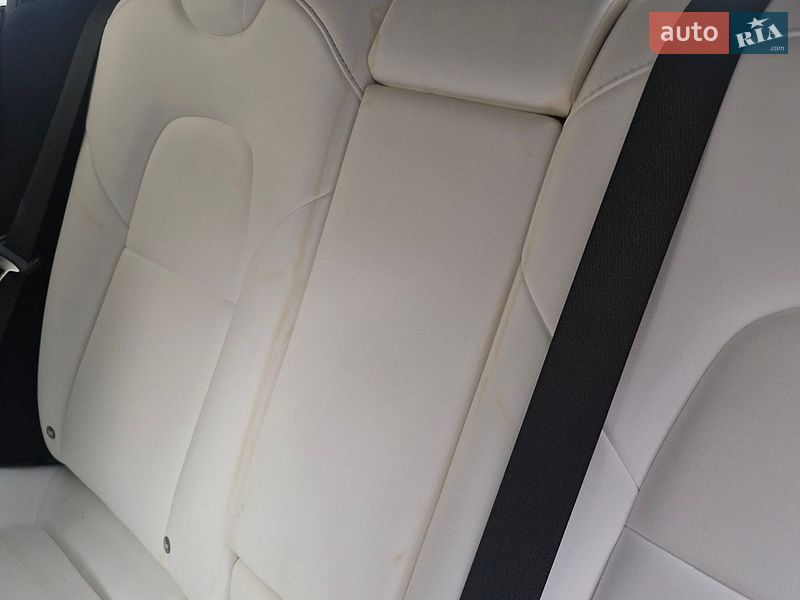 Седан Tesla Model 3 2018 в Львові