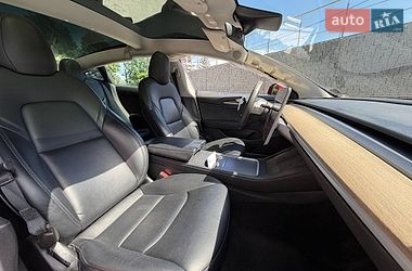 Седан Tesla Model 3 2022 в Луцке