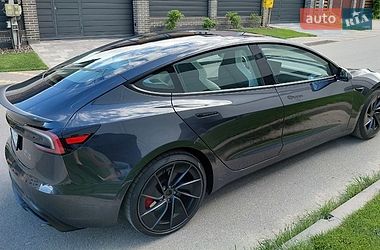 Седан Tesla Model 3 2024 в Києві