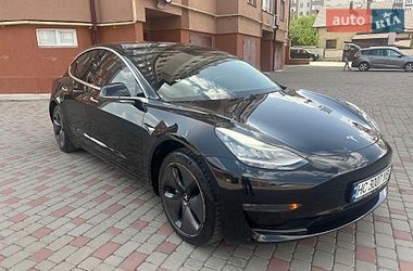 Седан Tesla Model 3 2018 в Івано-Франківську