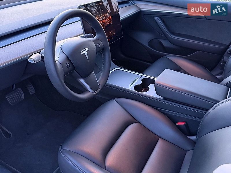 Седан Tesla Model 3 2022 в Днепре