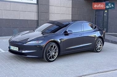 Седан Tesla Model 3 2024 в Львові