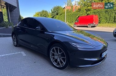 Седан Tesla Model 3 2024 в Львові