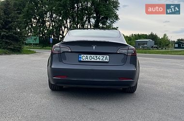 Седан Tesla Model 3 2020 в Звенигородке