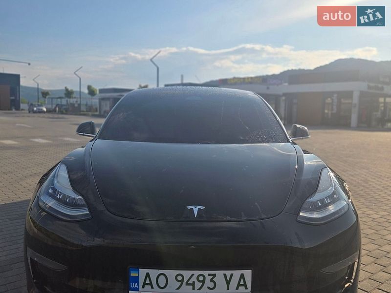 Седан Tesla Model 3 2019 в Хусте