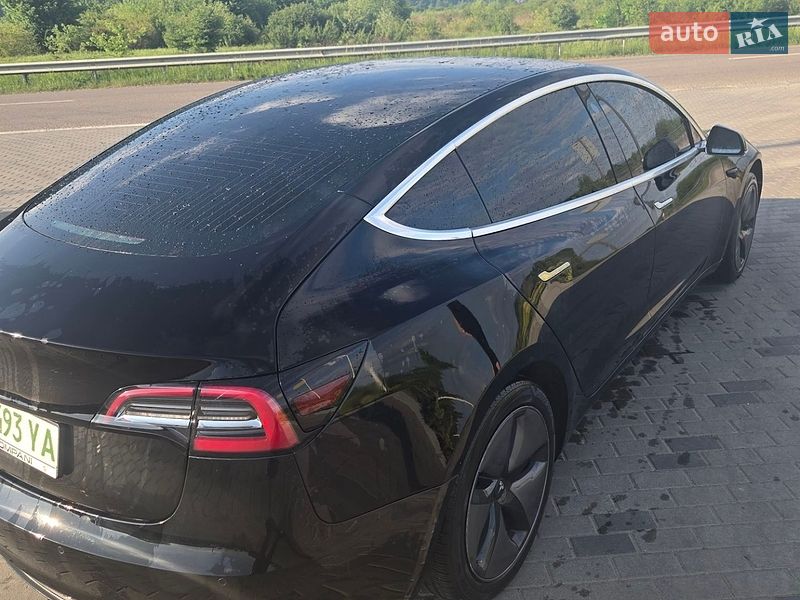 Седан Tesla Model 3 2019 в Хусте