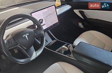 Седан Tesla Model 3 2019 в Хусте