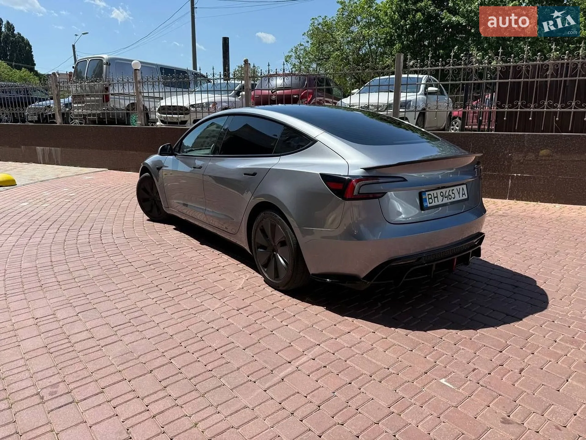 2024 Tesla Model 3 - фото 1